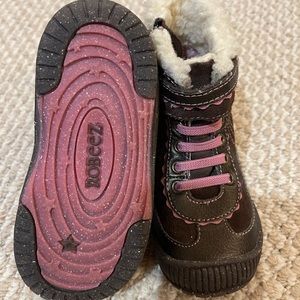 Robeez zip and Velcro leather boot toddler size EU 24 US 8